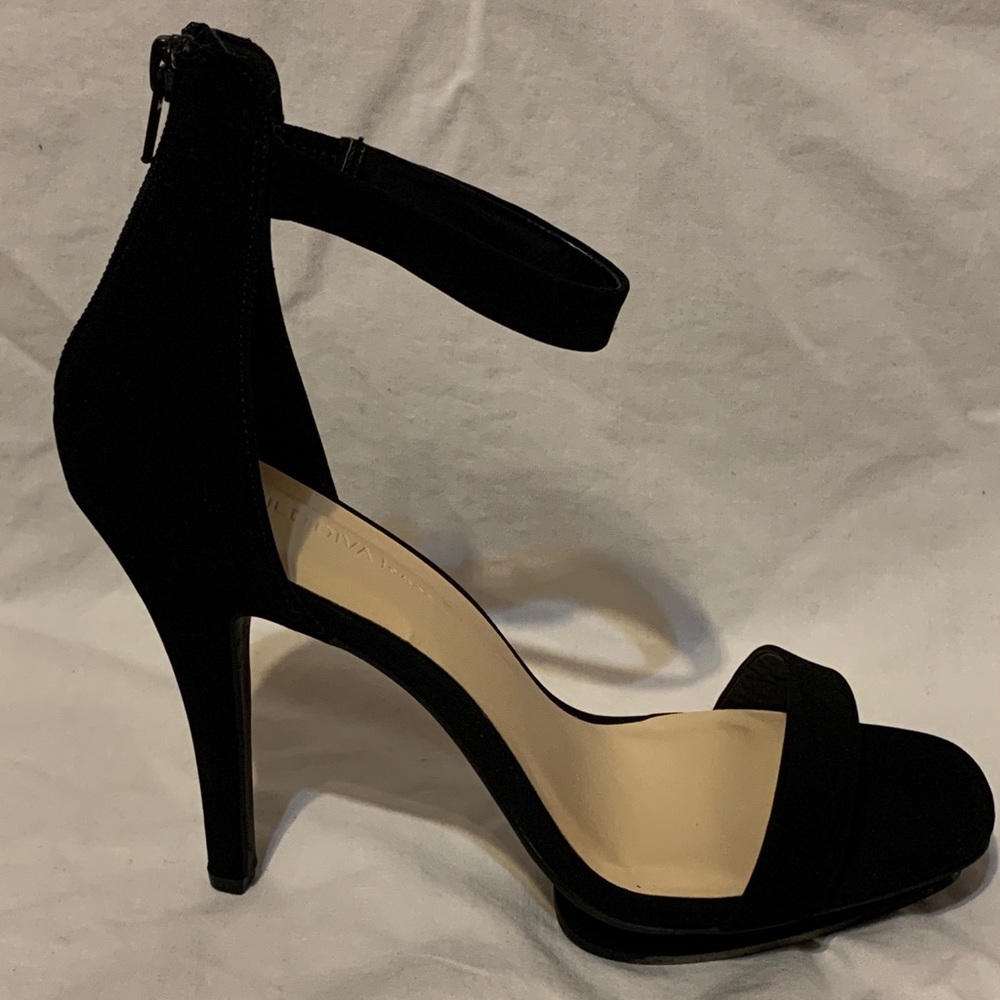 Brand New heels With Tags! WILD DIVA - Picture 5 of 7
